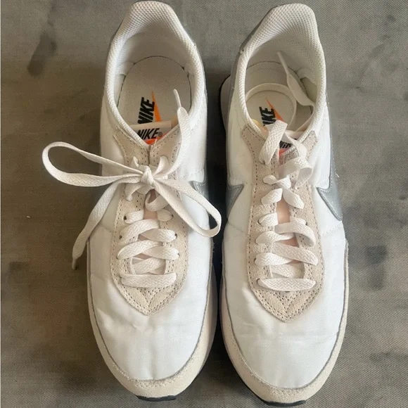 Nike Waffle Trainer 2 "White/Metallic Silver" Sneakers - Picture 4 of 10